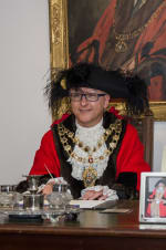 Cllr Mike Smith, Mayor of Aylesbury, in his Mayoral robes.
